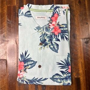 Tommy Bahama Light Blue Floral Shirt XL